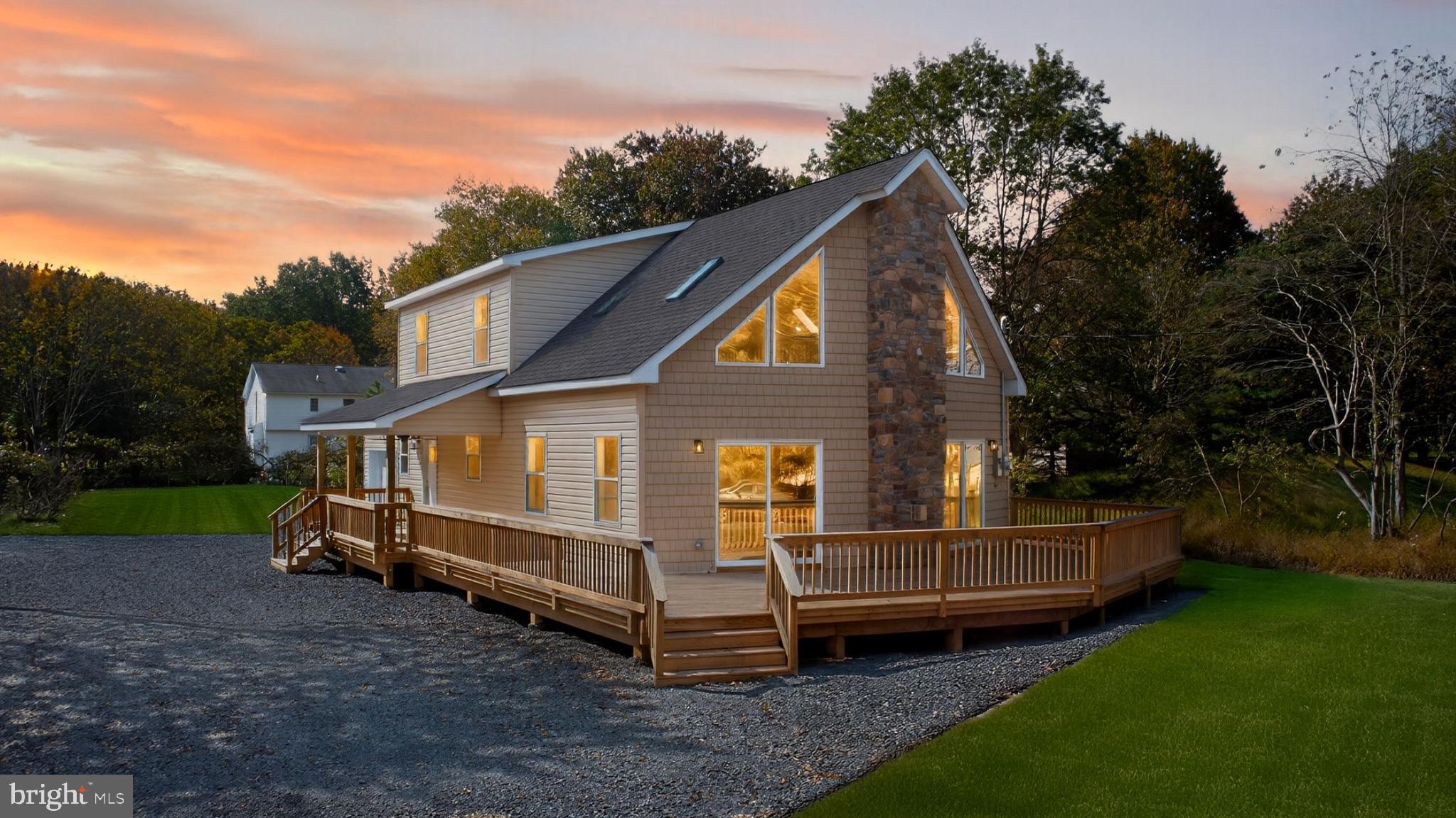 TOWAMENSING TRAIL - Residential