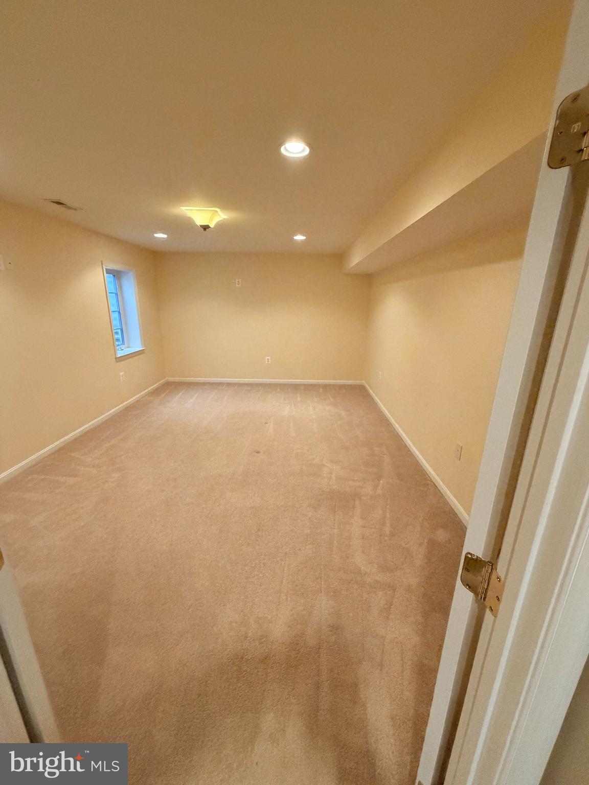 SETTLE WOODS SUB - Residential Lease