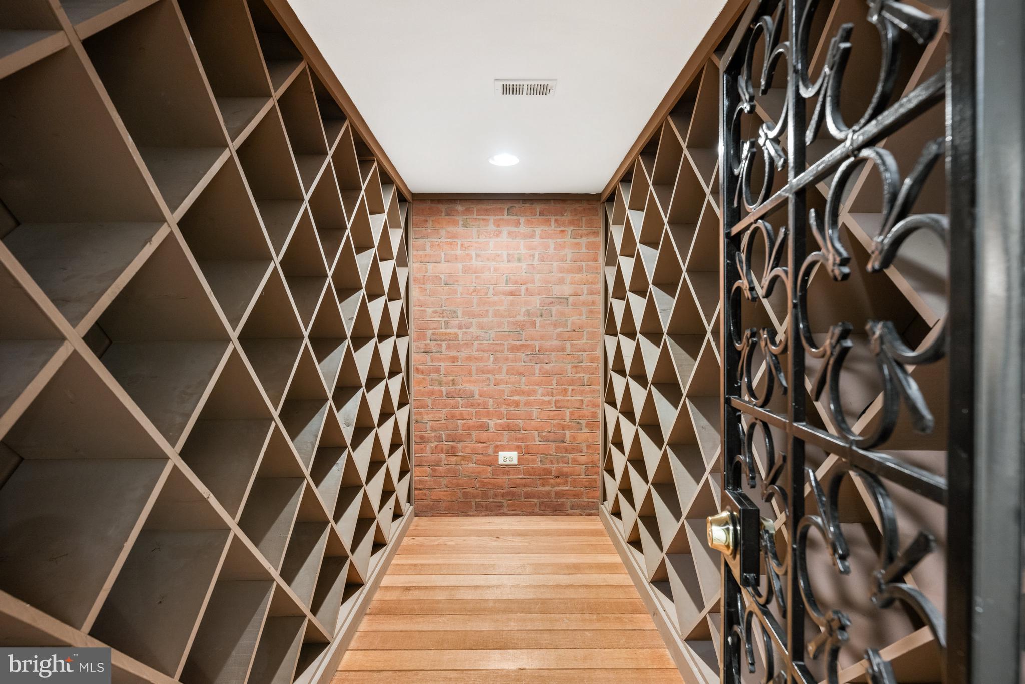 AVENEL - Residential Lease