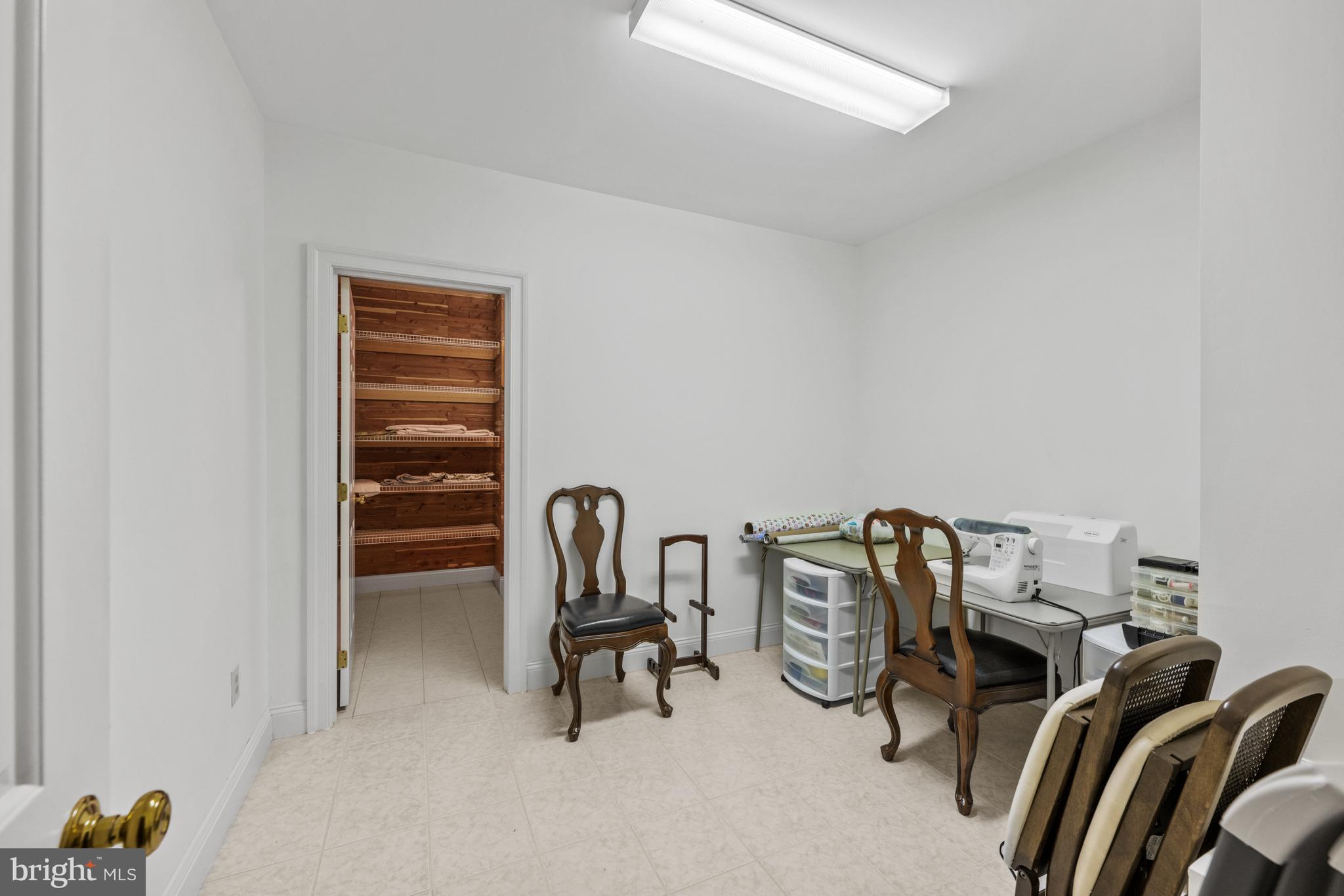 AVENEL - Residential Lease