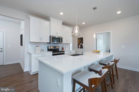 12865 MOSAIC PARK WAY 3Y HERNDON VA 20171
