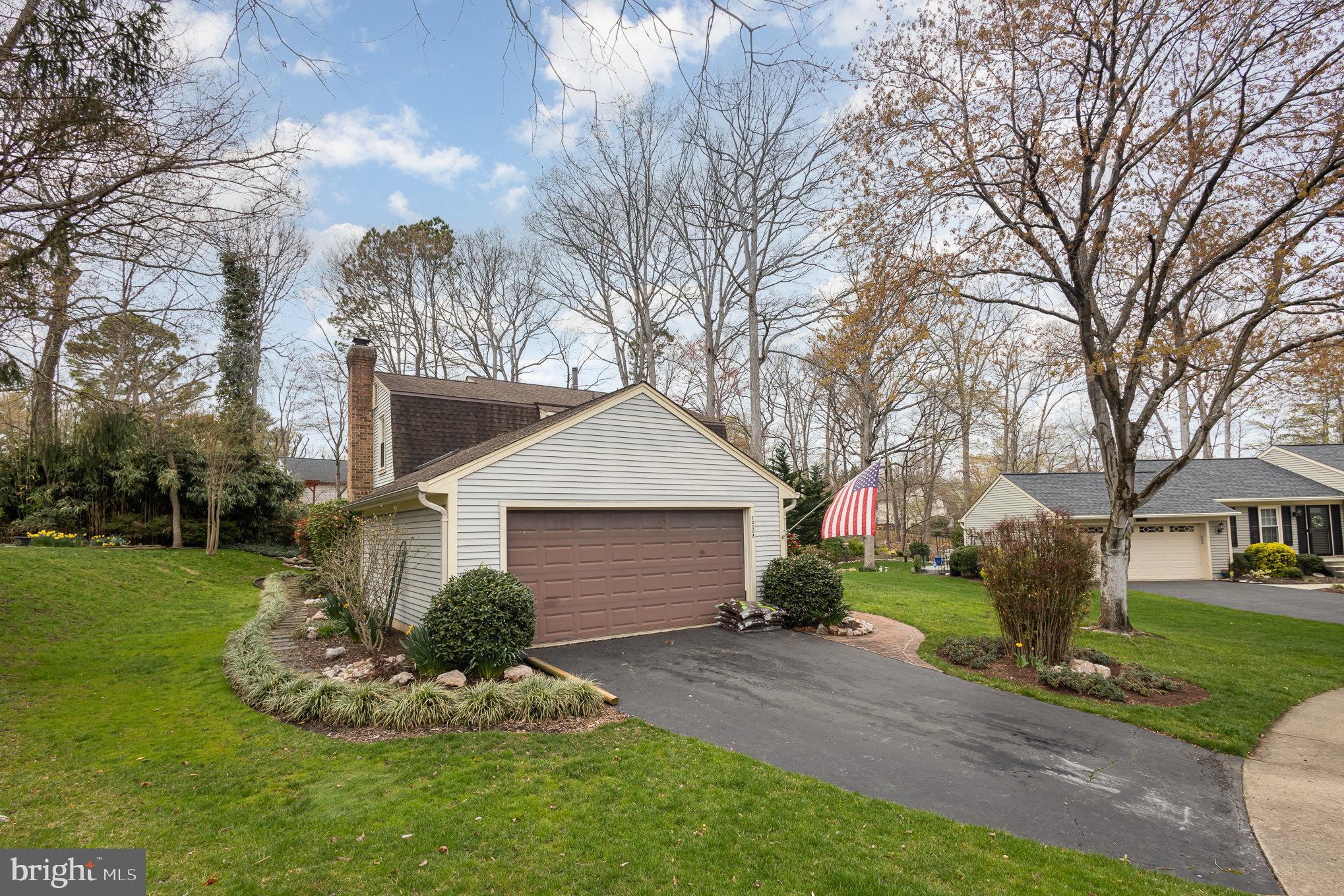 LAKE RIDGE/PROMONTRY OAK - Residential