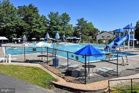 LAKE RIDGE/PROMONTRY OAK - Residential