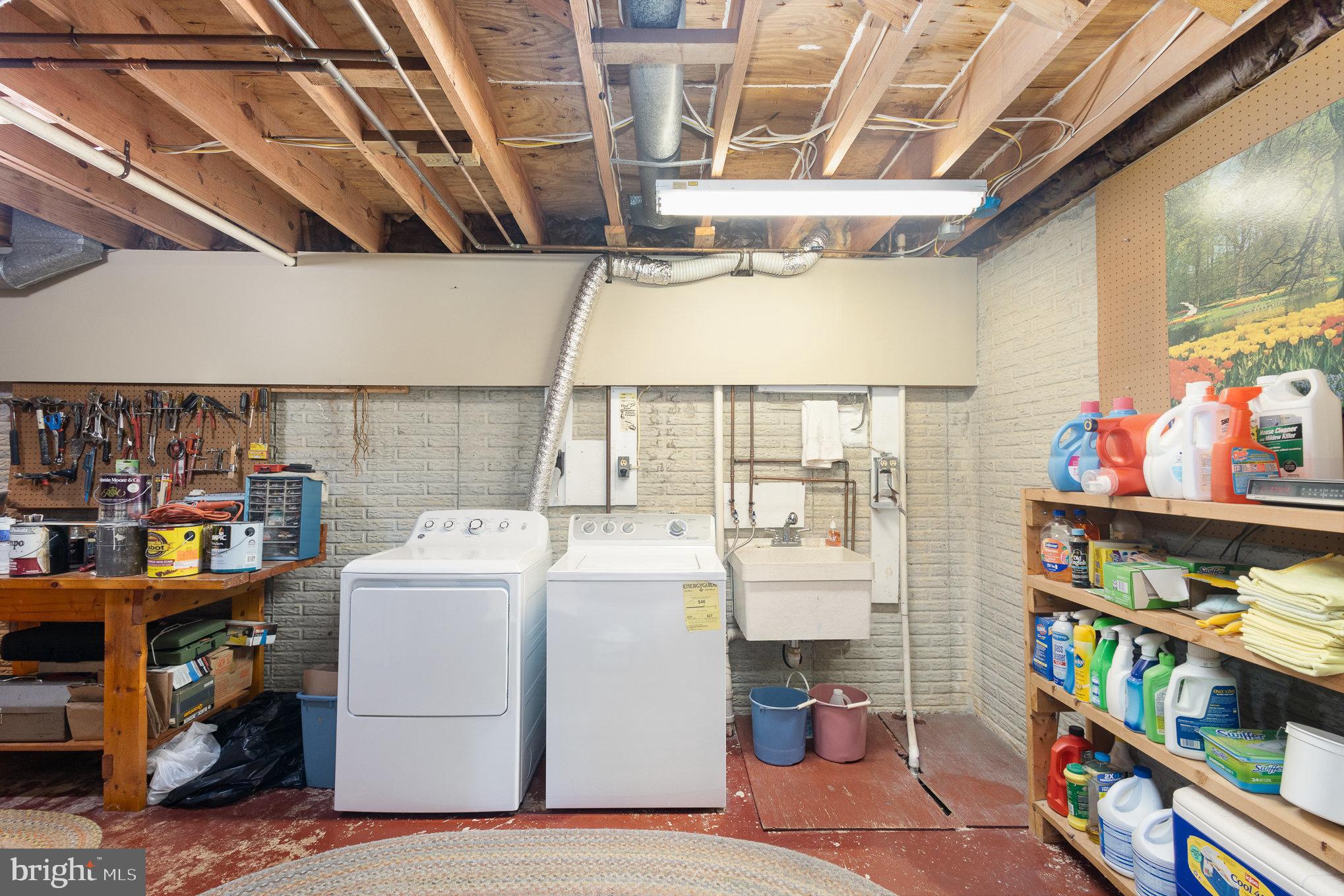 LAKE RIDGE/PROMONTRY OAK - Residential