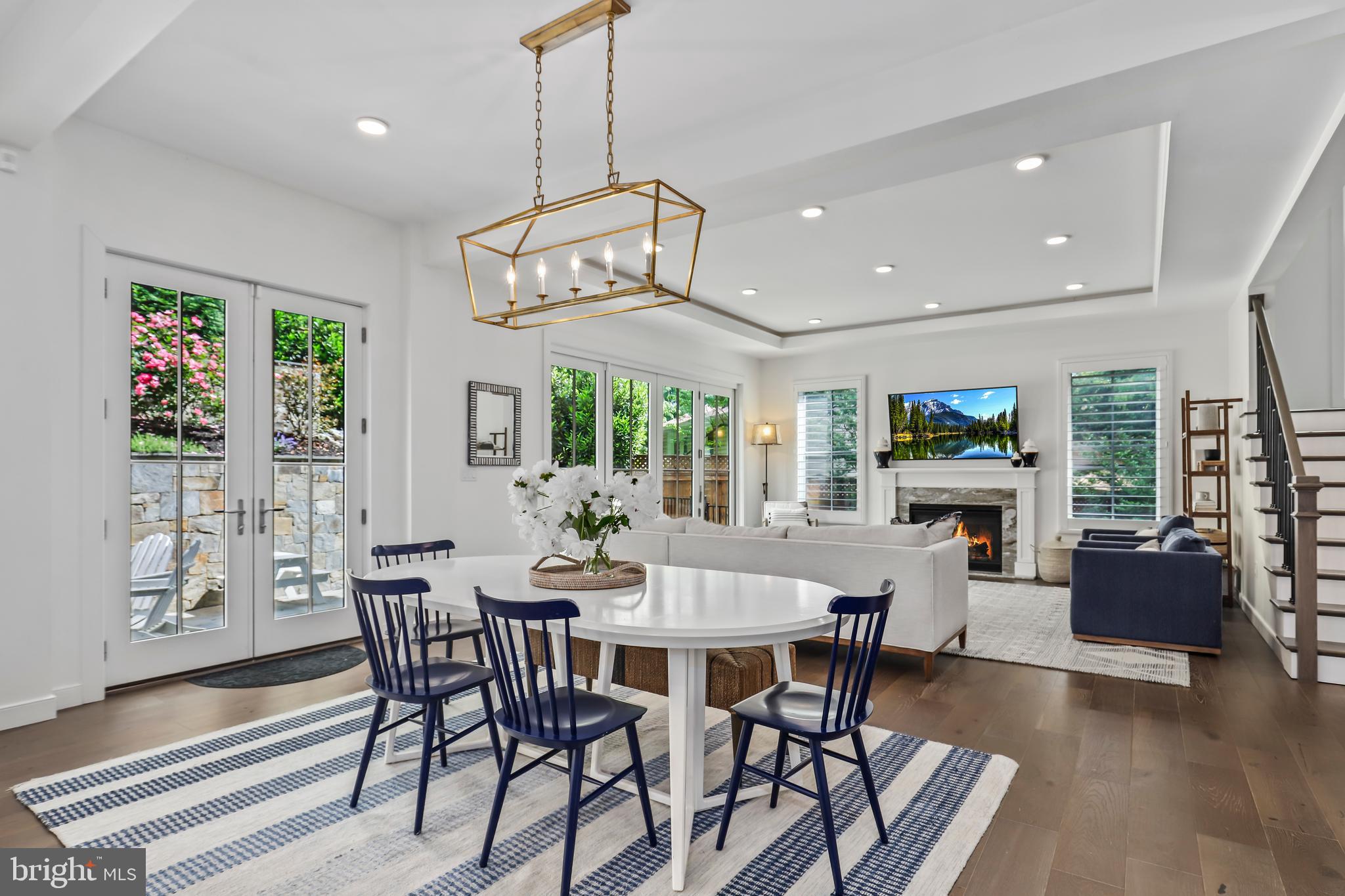 LORCOM GROVE - Residential