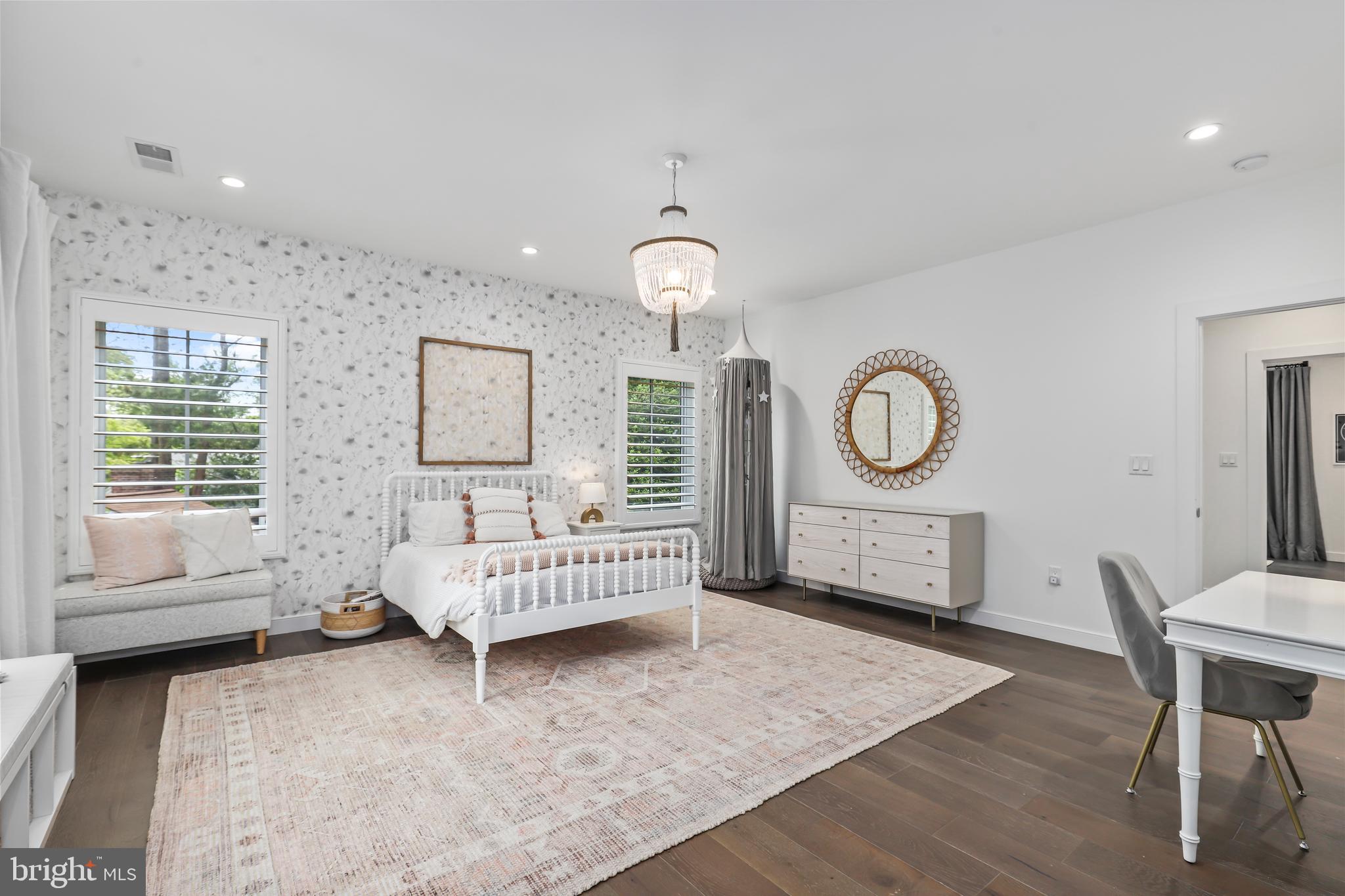 LORCOM GROVE - Residential