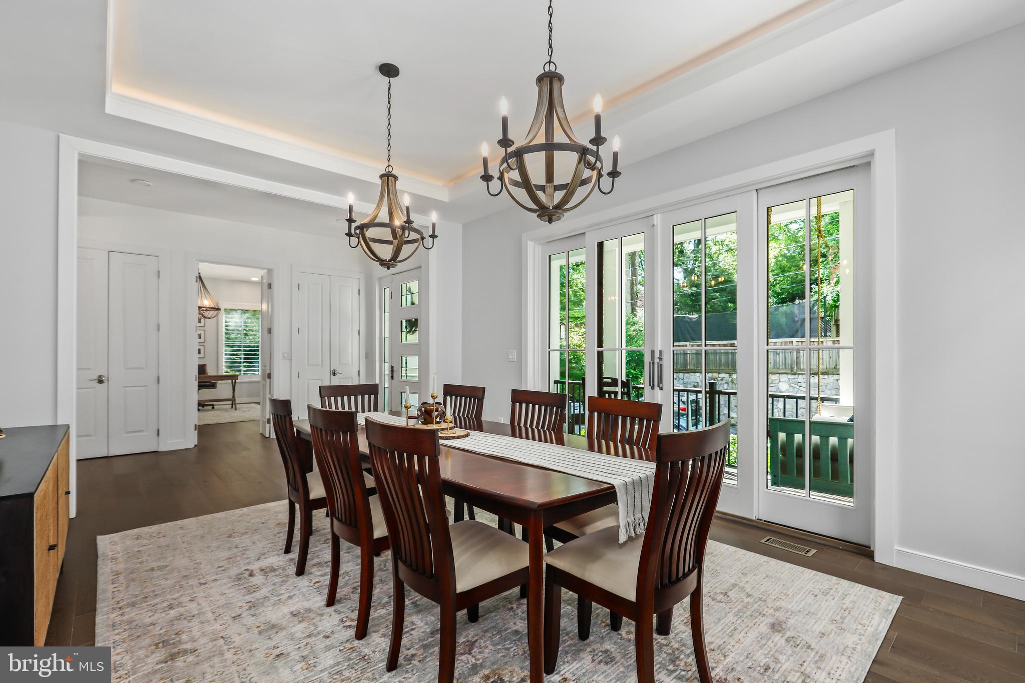 LORCOM GROVE - Residential