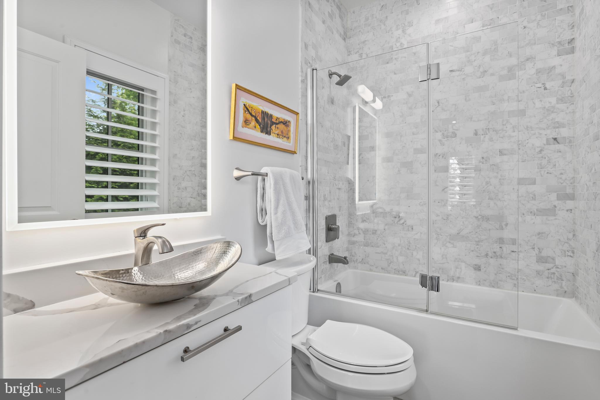 LORCOM GROVE - Residential