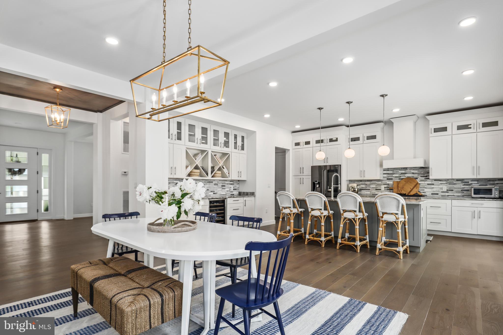 LORCOM GROVE - Residential