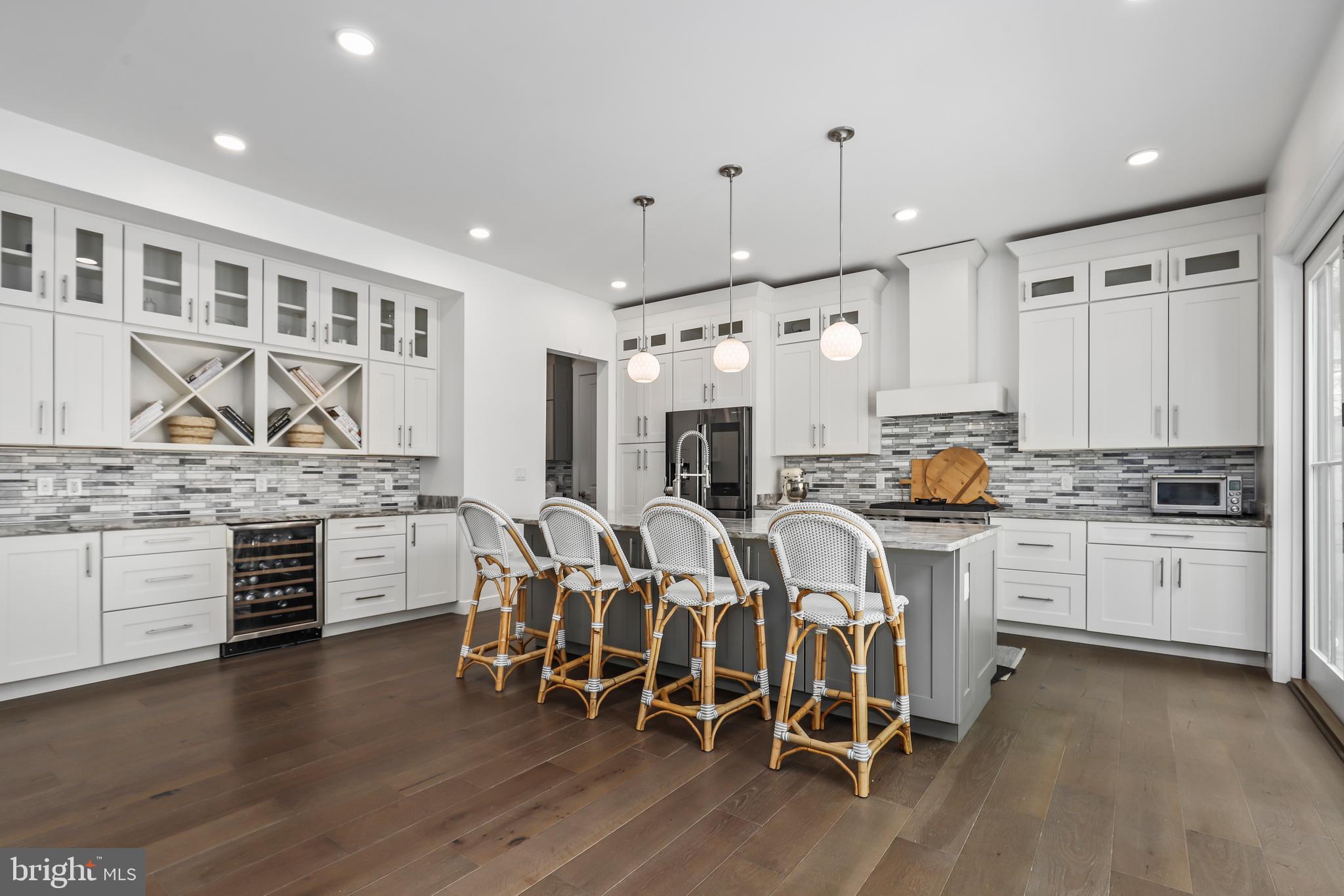 LORCOM GROVE - Residential