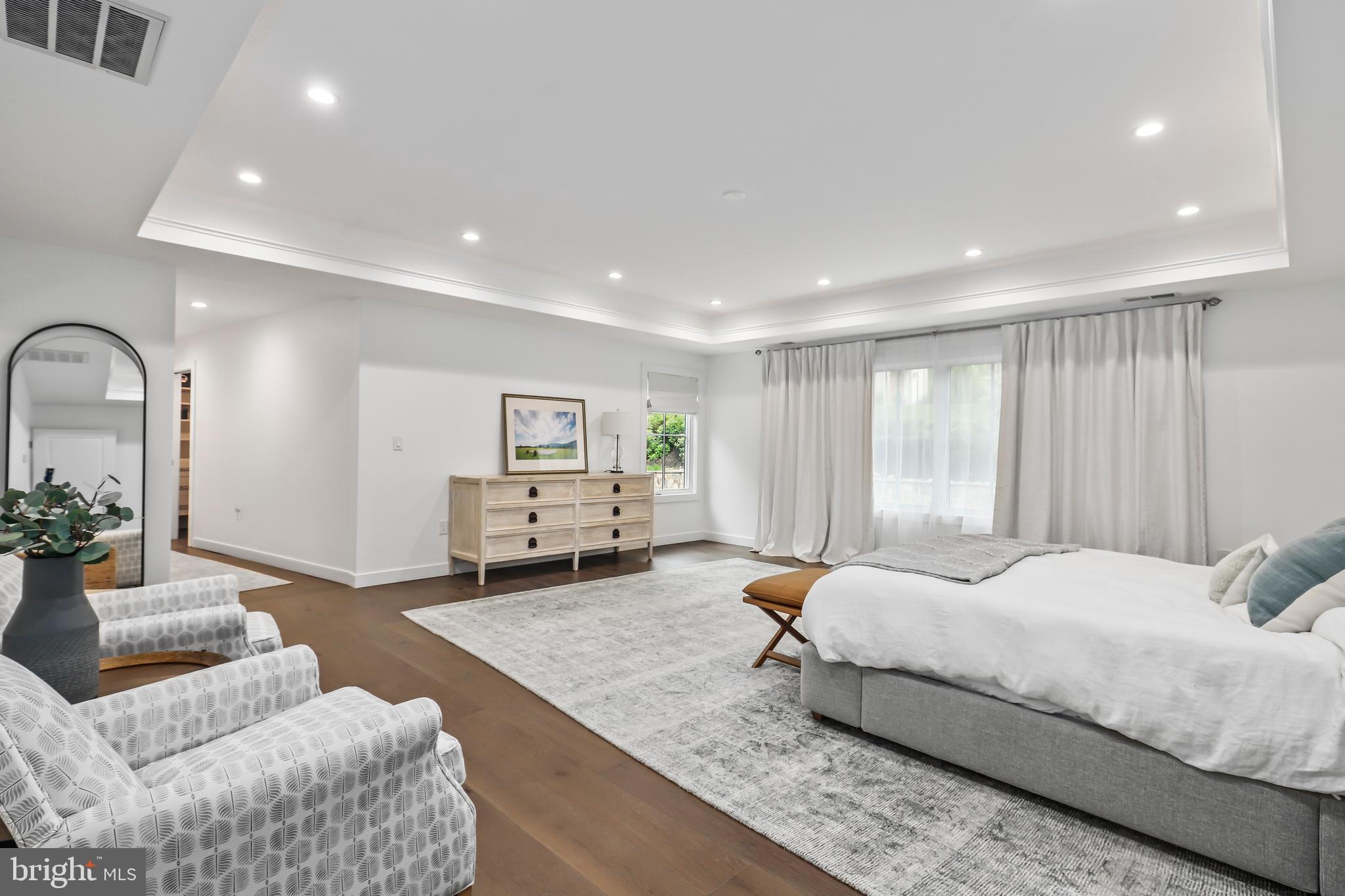 LORCOM GROVE - Residential