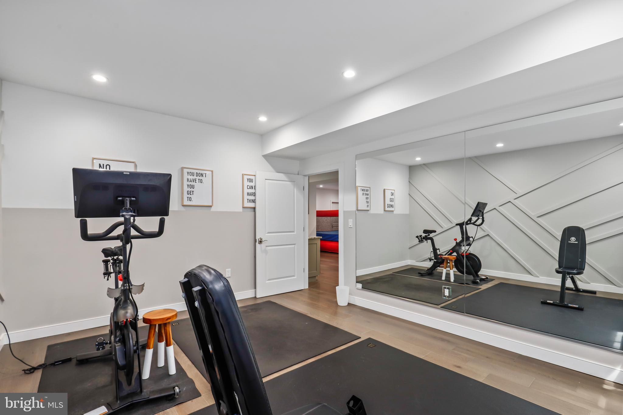 LORCOM GROVE - Residential