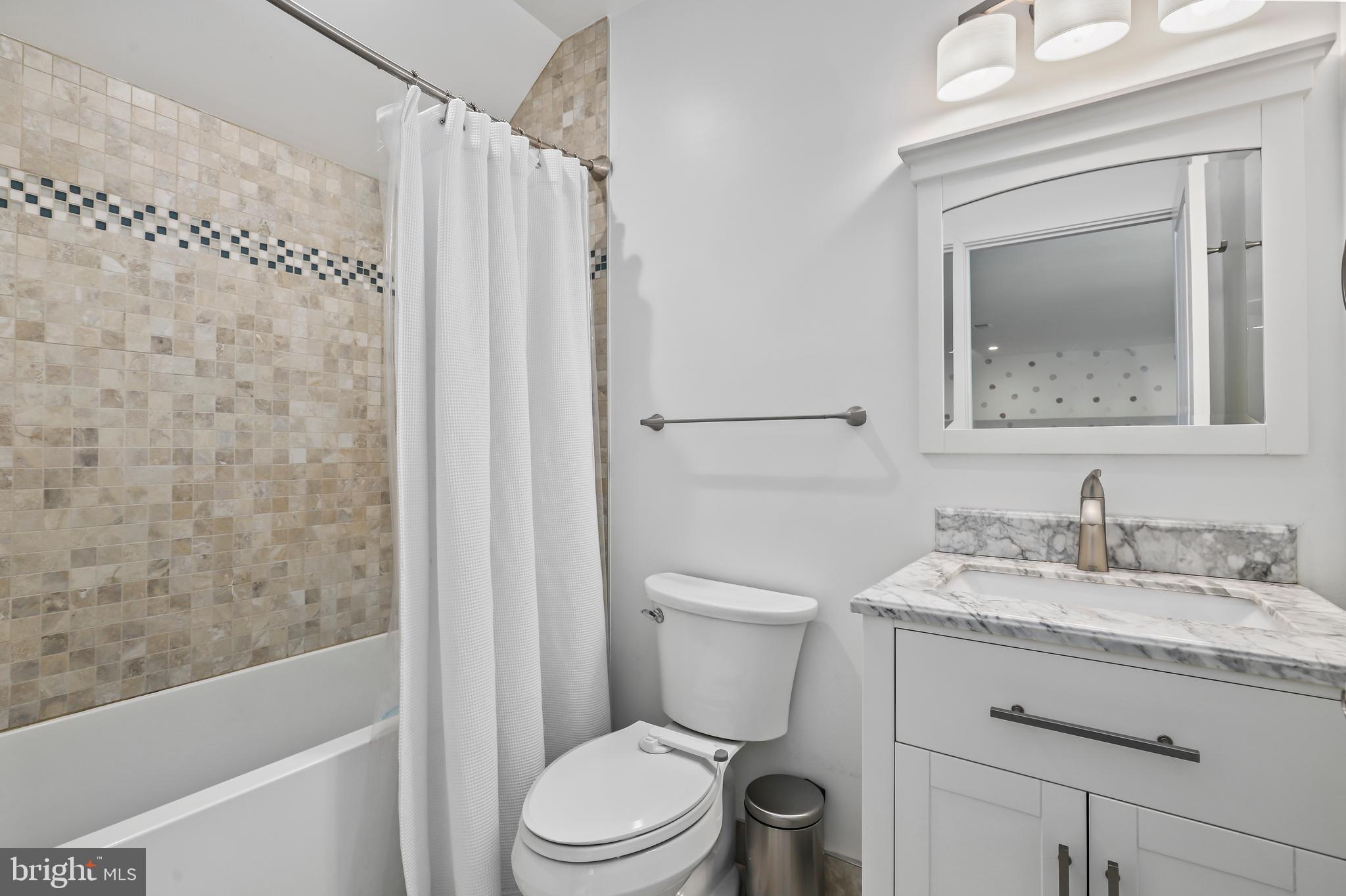 LORCOM GROVE - Residential