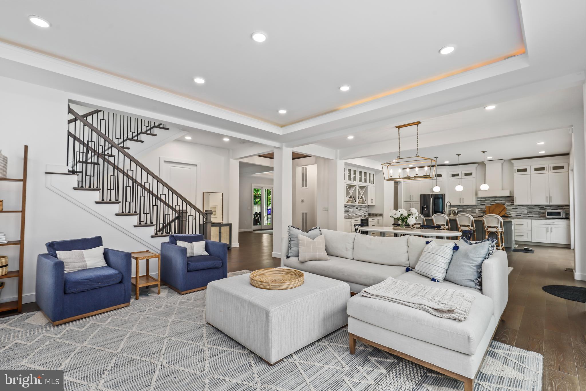 LORCOM GROVE - Residential