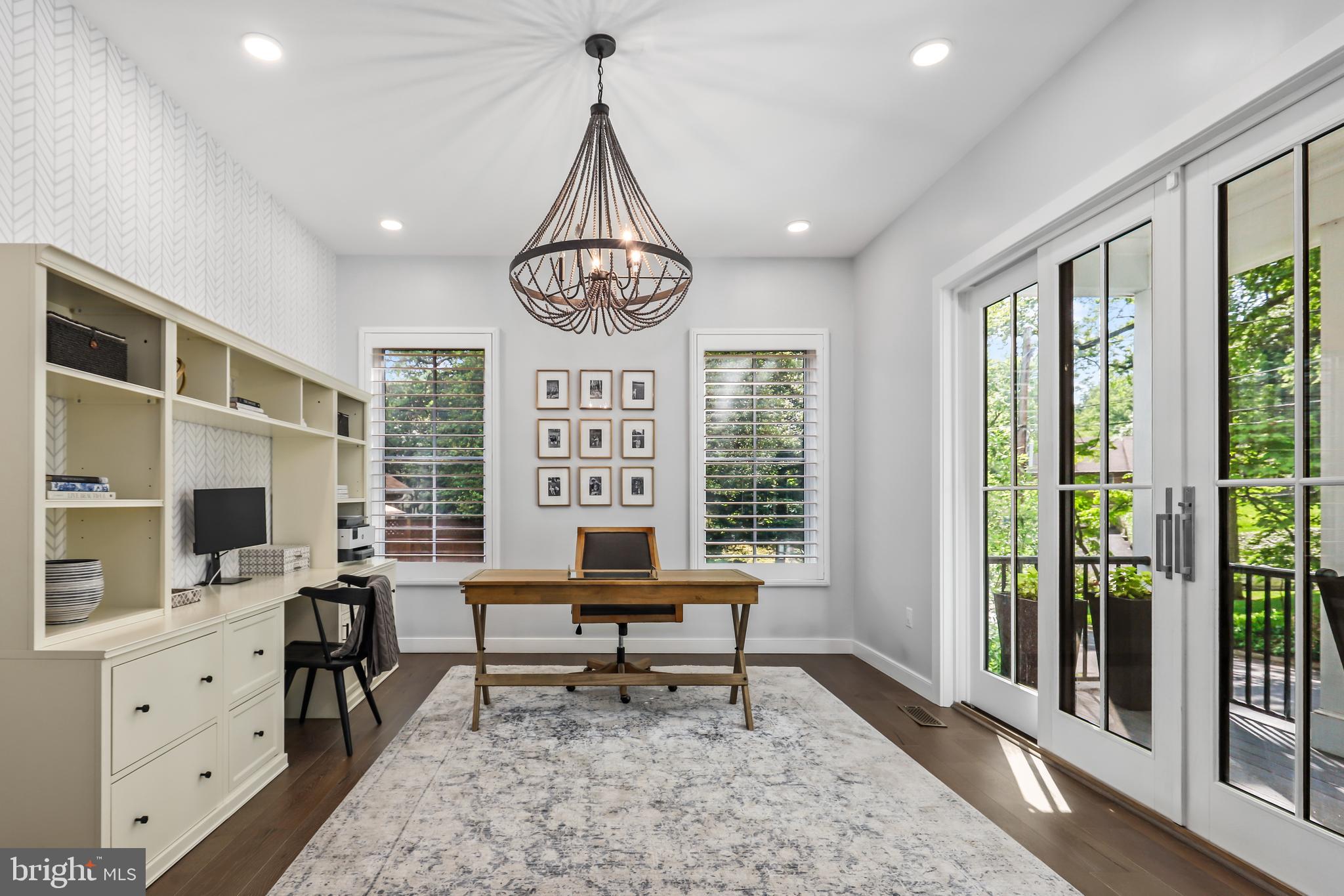 LORCOM GROVE - Residential