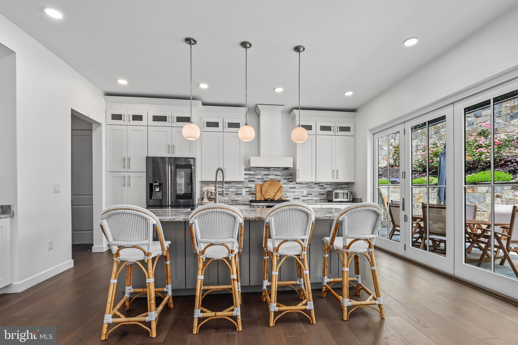 LORCOM GROVE - Residential