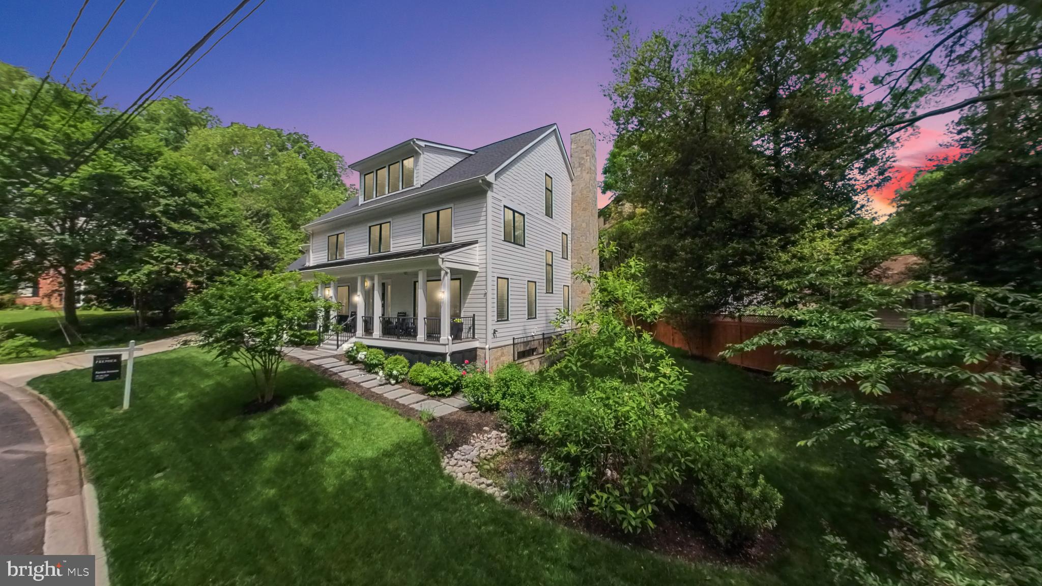 LORCOM GROVE - Residential