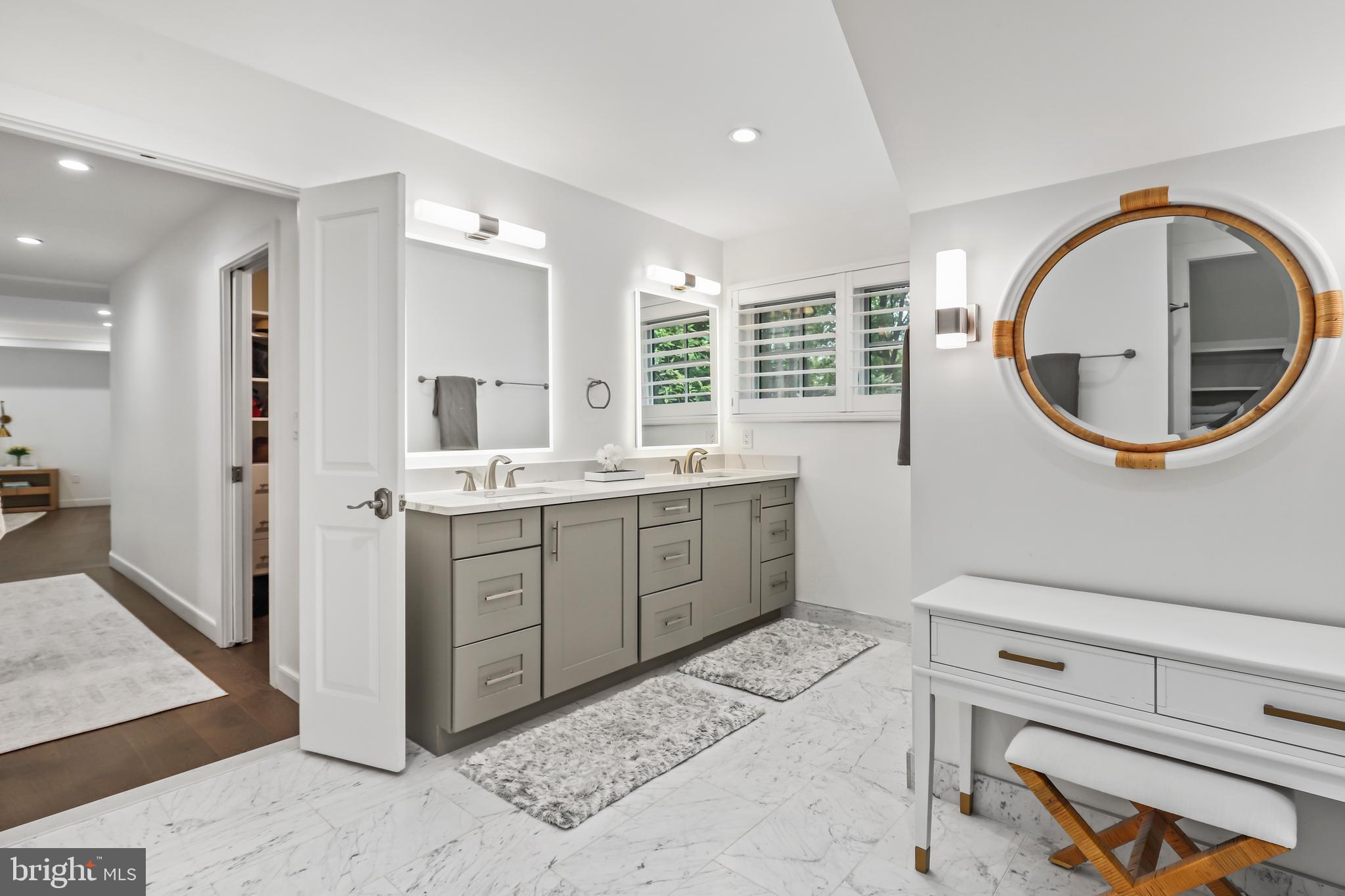 LORCOM GROVE - Residential