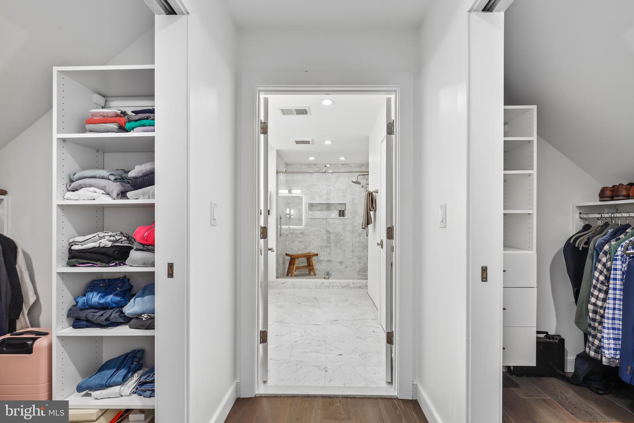 LORCOM GROVE - Residential