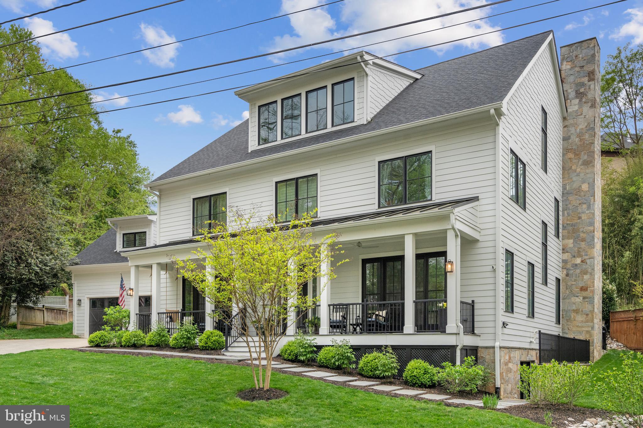 LORCOM GROVE - Residential