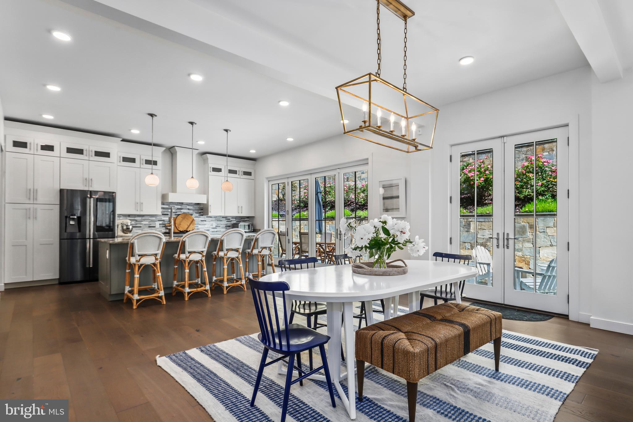 LORCOM GROVE - Residential