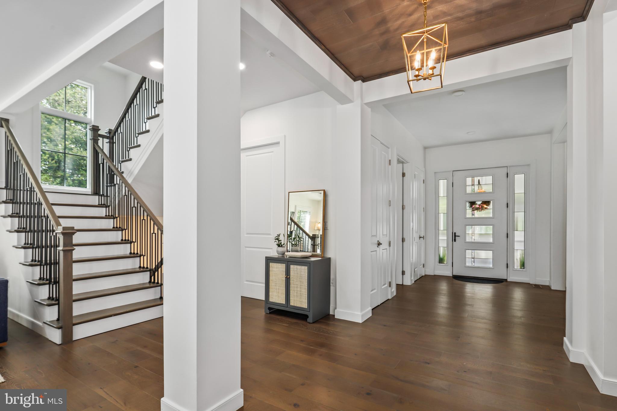 LORCOM GROVE - Residential