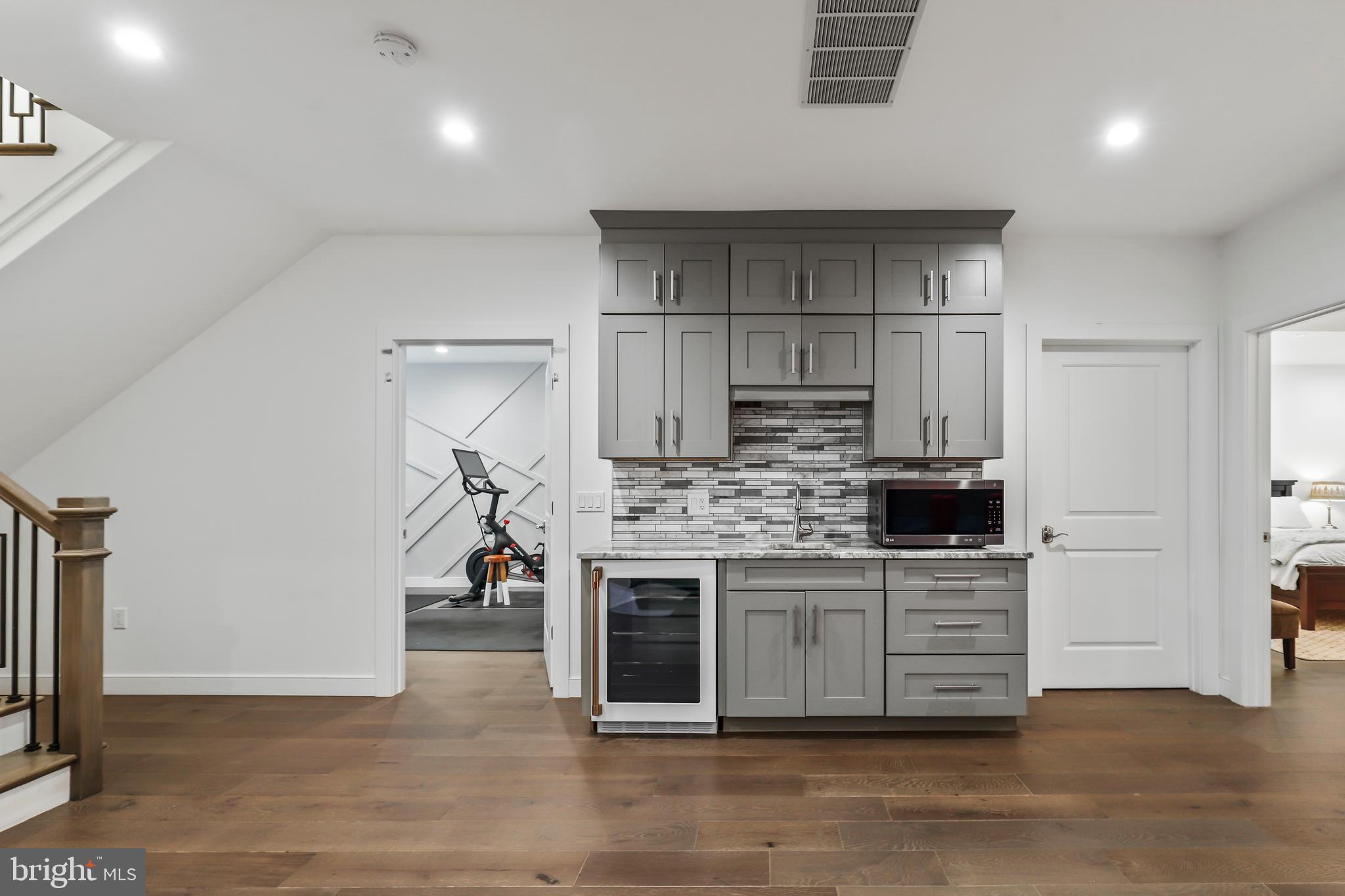 LORCOM GROVE - Residential