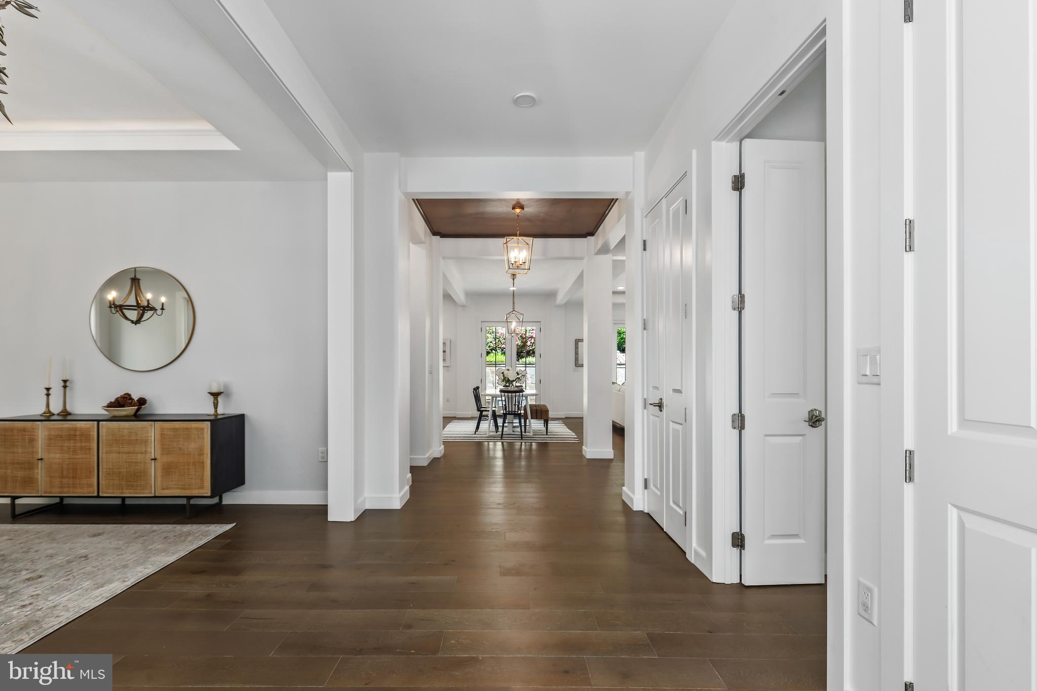 LORCOM GROVE - Residential