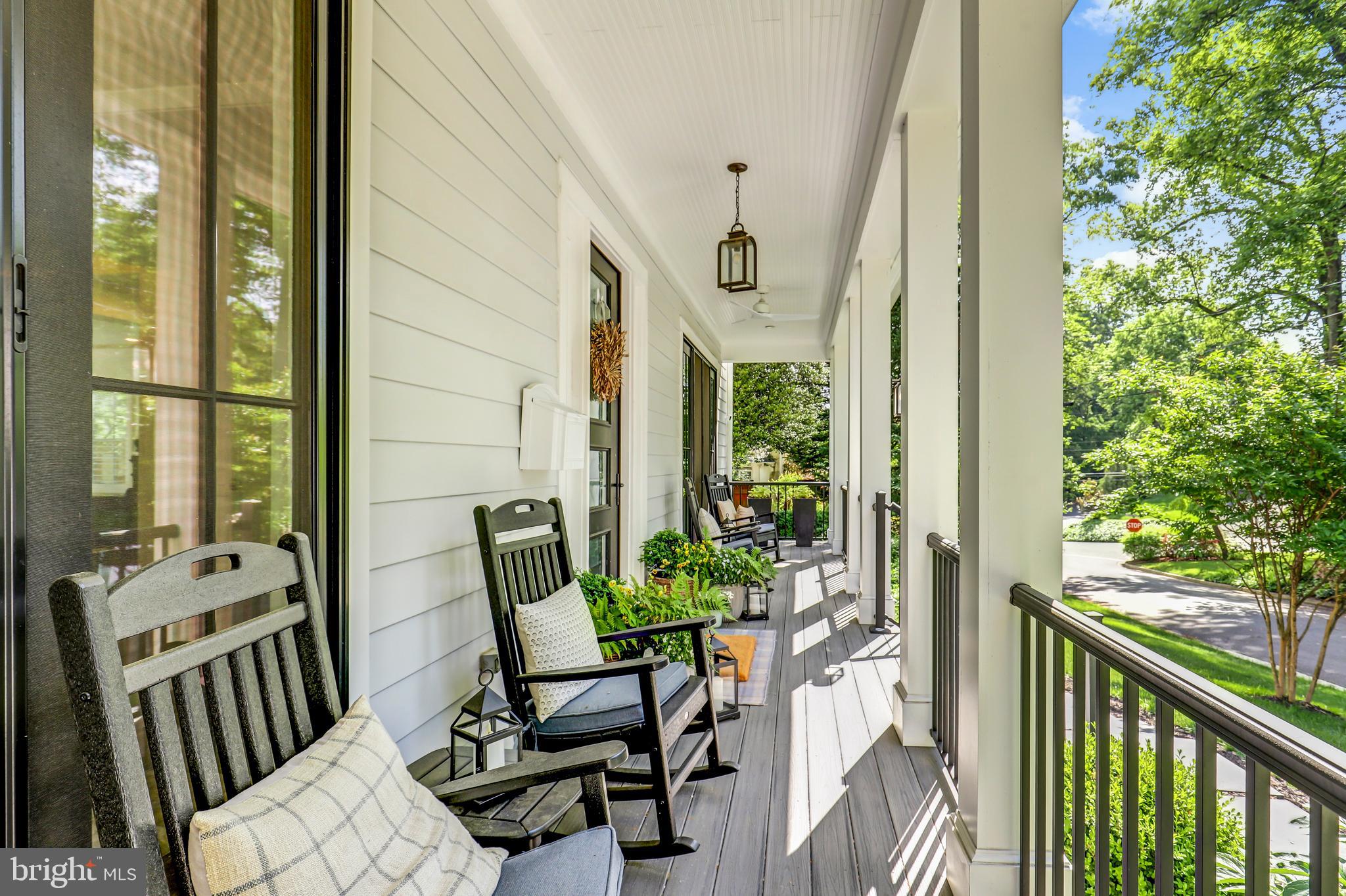 LORCOM GROVE - Residential