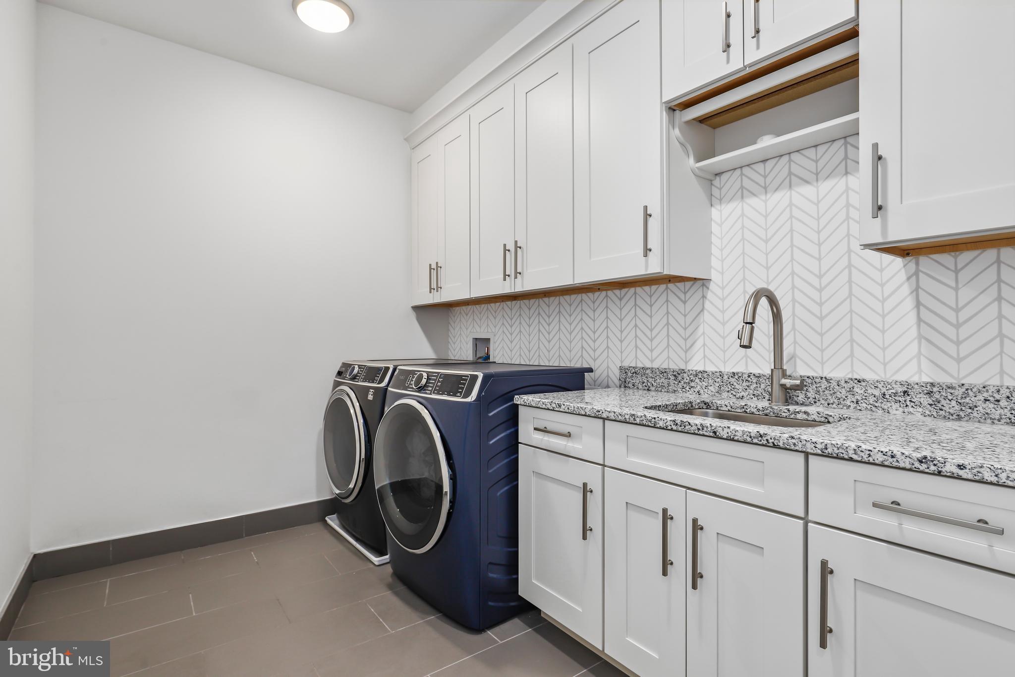 LORCOM GROVE - Residential