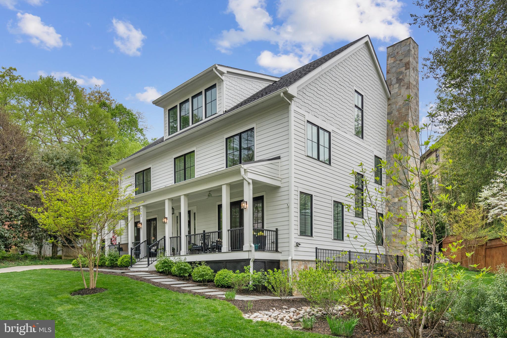 LORCOM GROVE - Residential