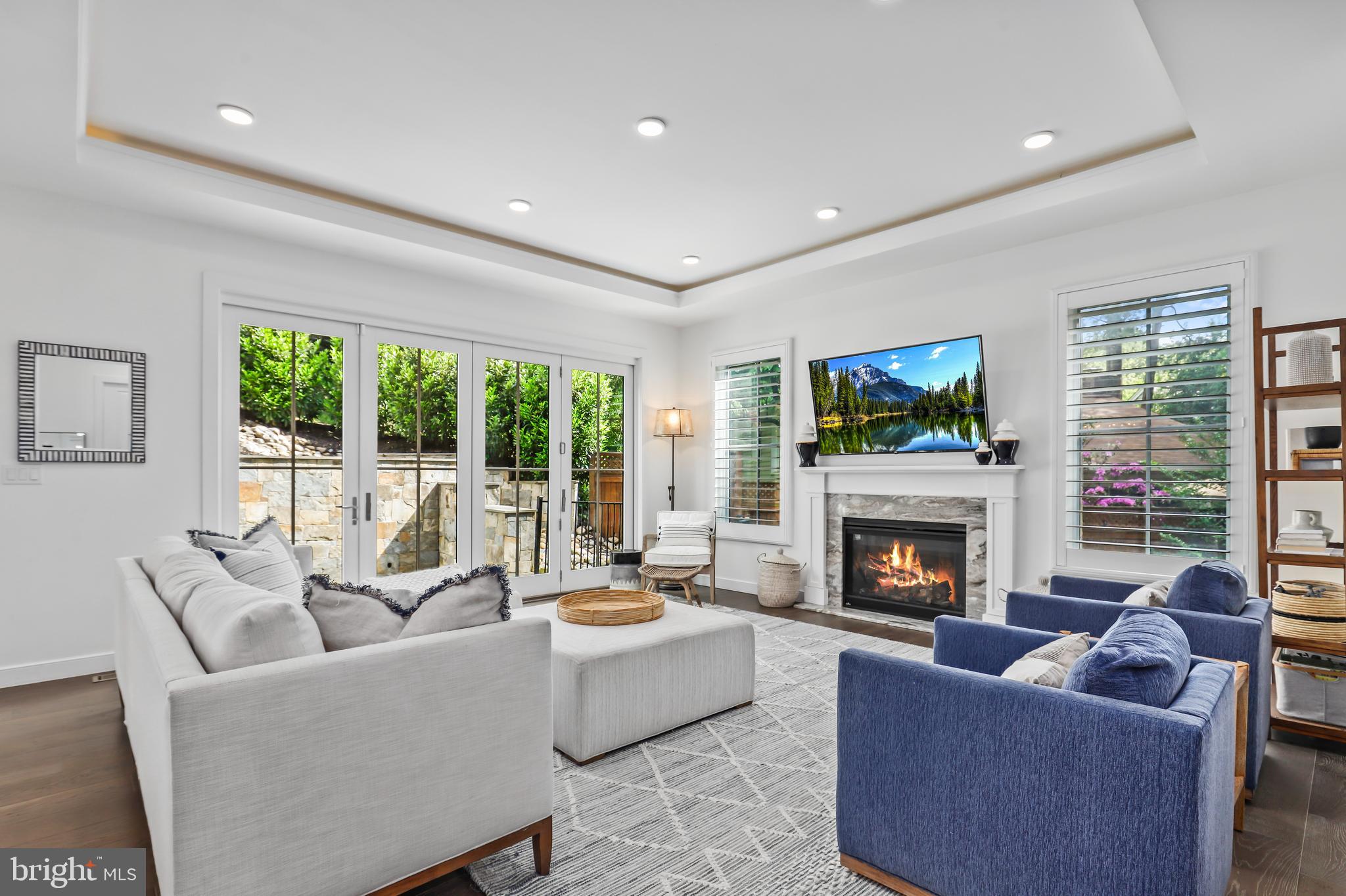 LORCOM GROVE - Residential