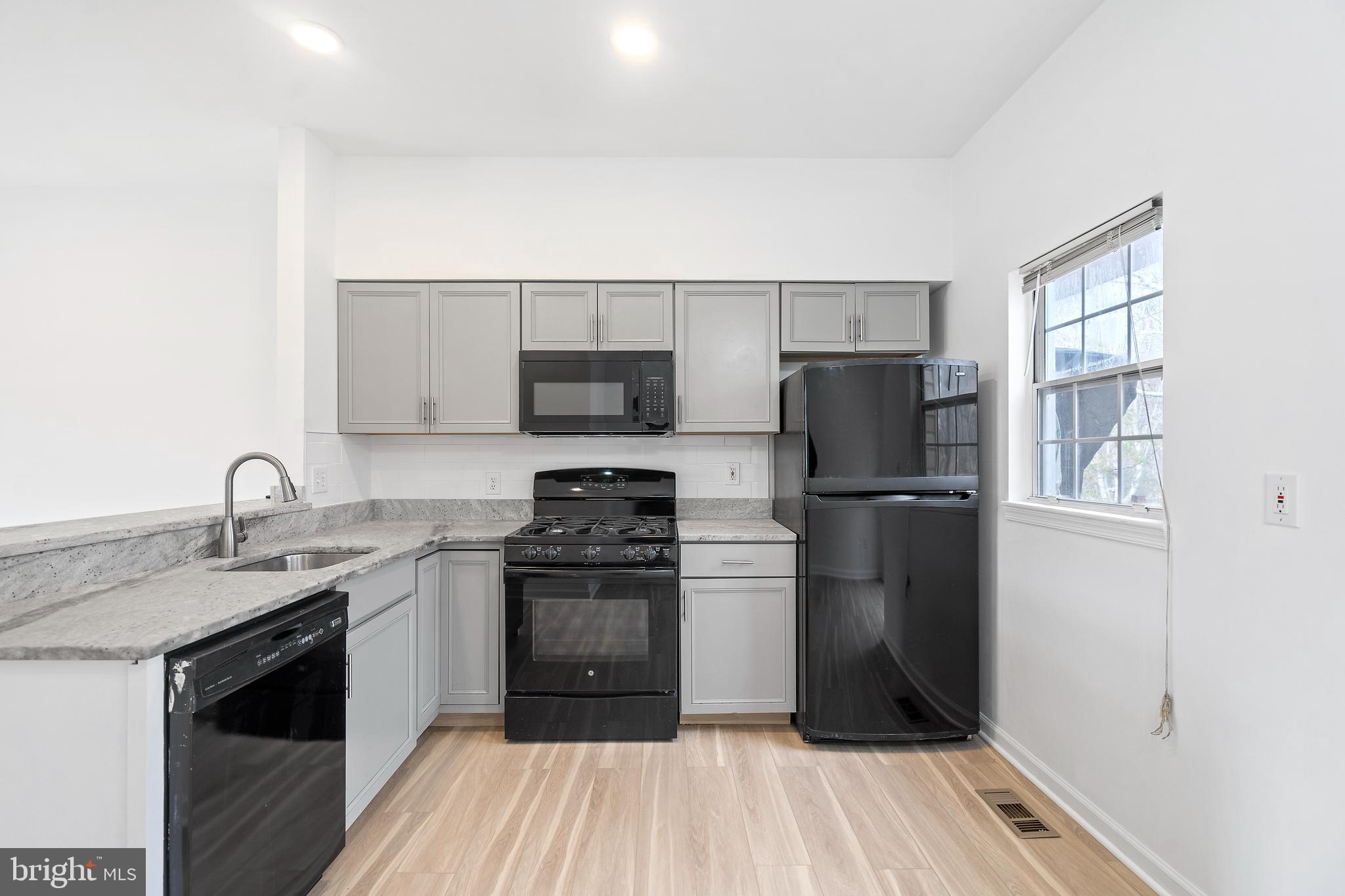 MONTCLAIR MEWS - Residential