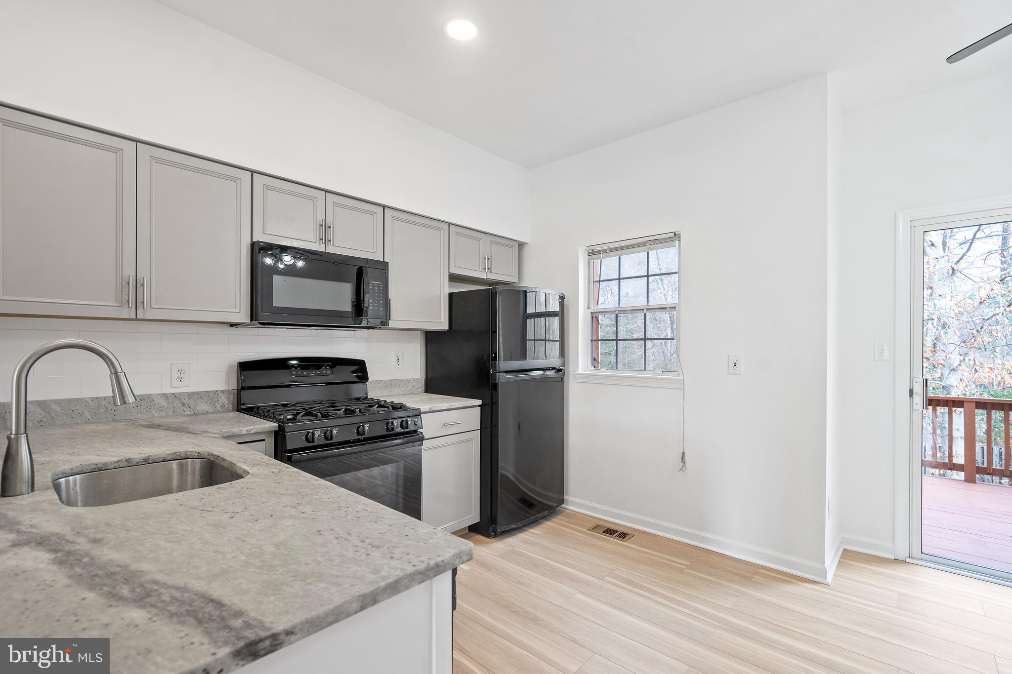 MONTCLAIR MEWS - Residential