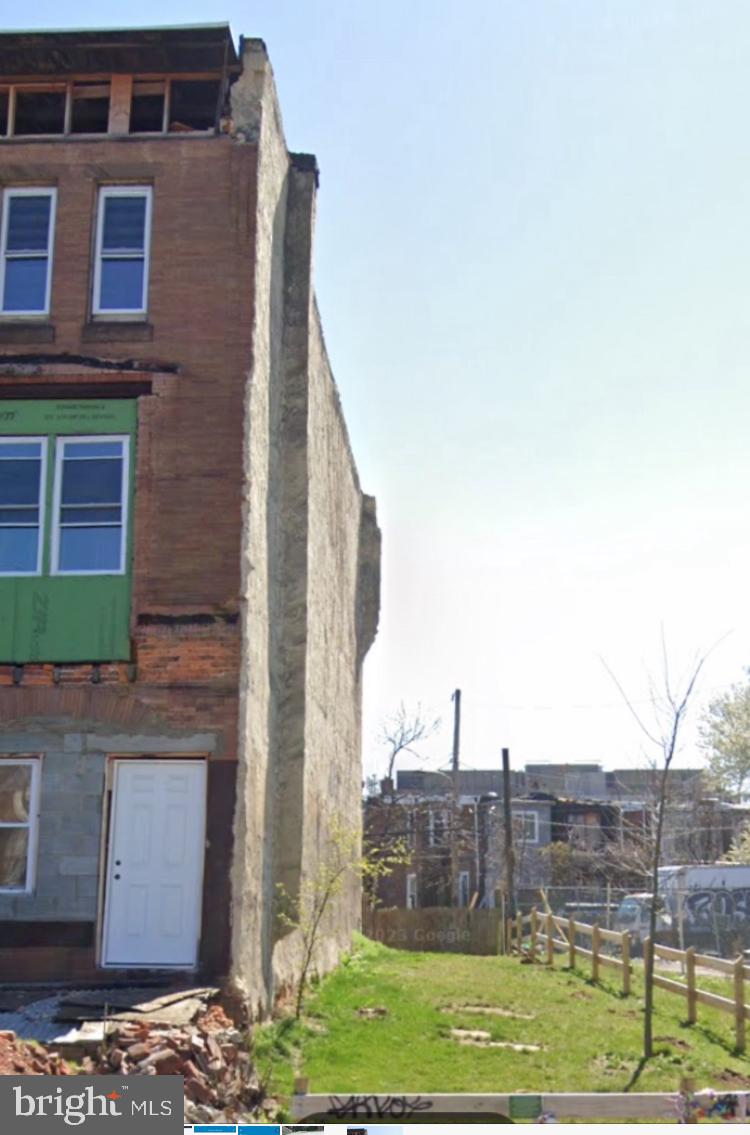 Attention Developers and Investors: Don’t miss this great opportunity to acquire this RM1-zoned vacant lot which allows for the development of up to three residential units by right. This lot is close to the public transportation,Temple Hospital, the Germantown Business corridor and surrounded by ongoing and completed new development making this prime real estate.
