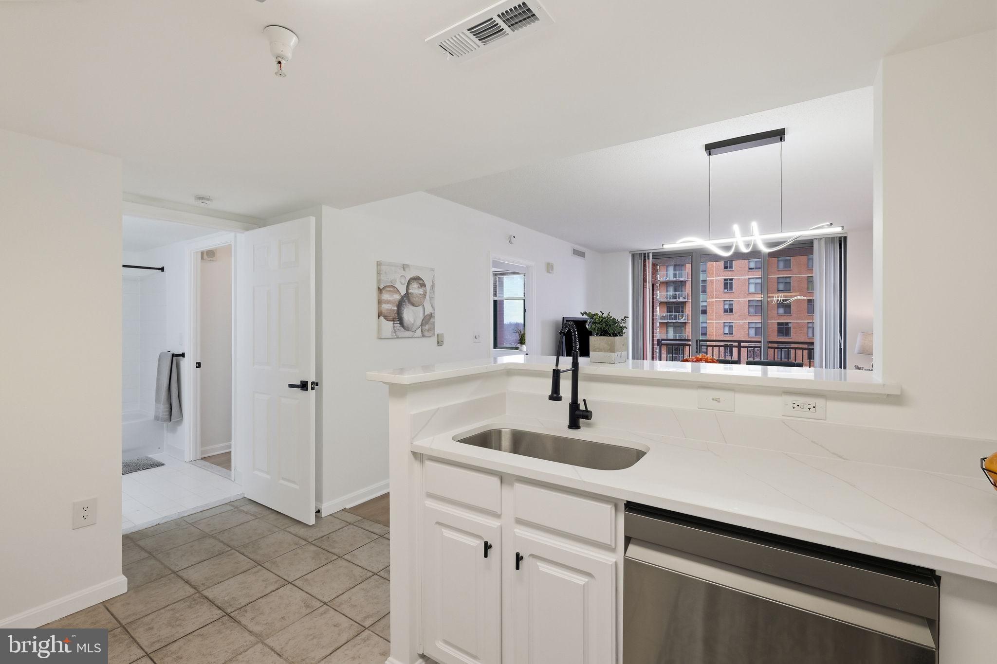 GALLERY AT WHITE FLINT - Residential