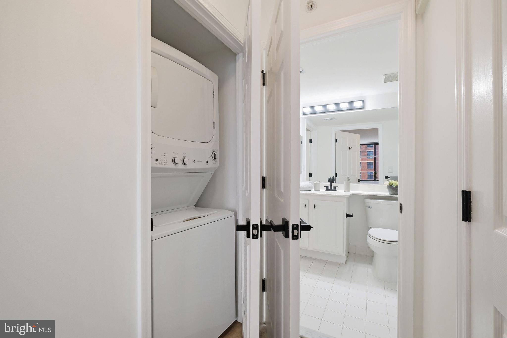 GALLERY AT WHITE FLINT - Residential