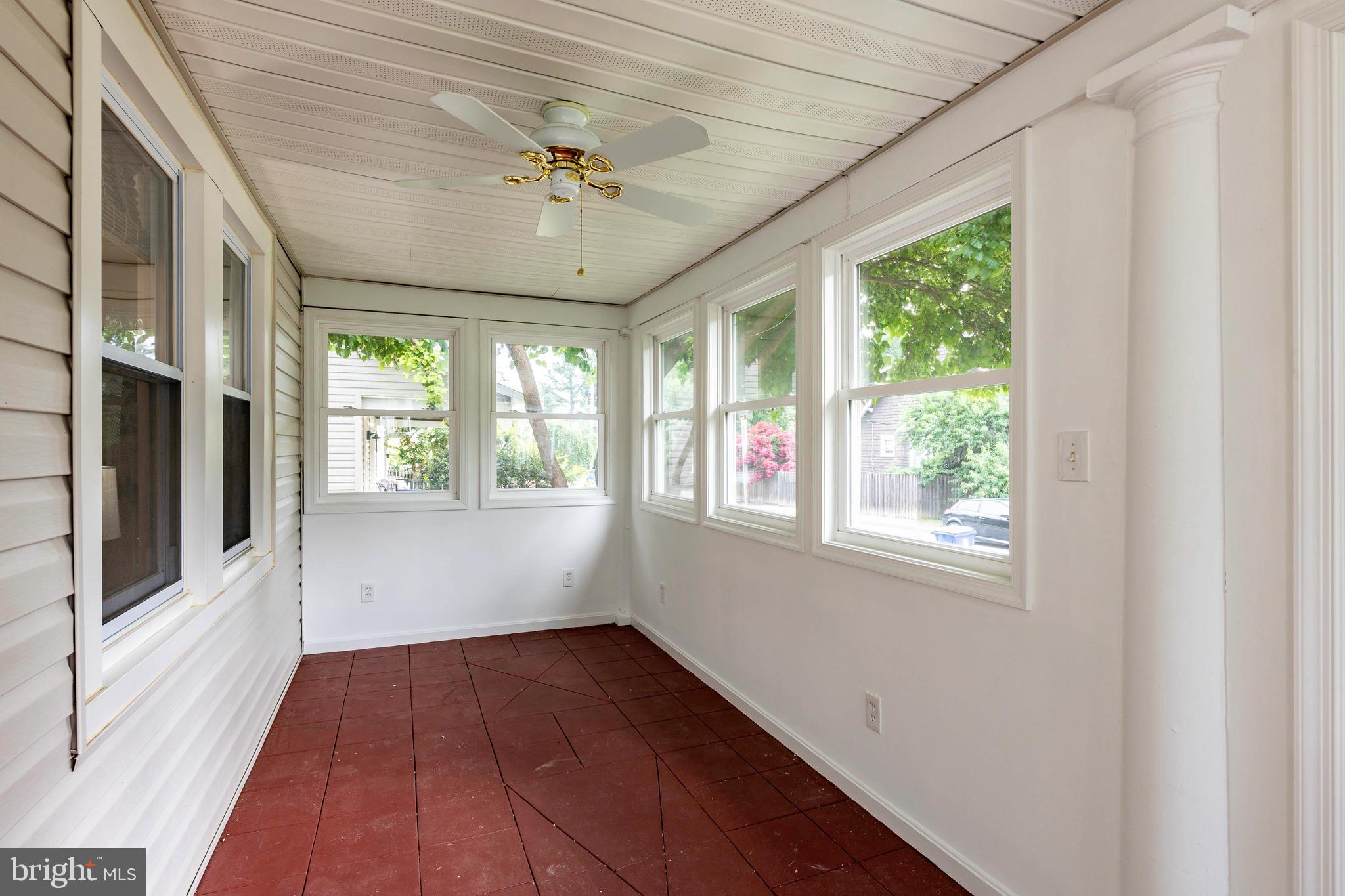 BELVEDERE SQUARE - Residential Lease