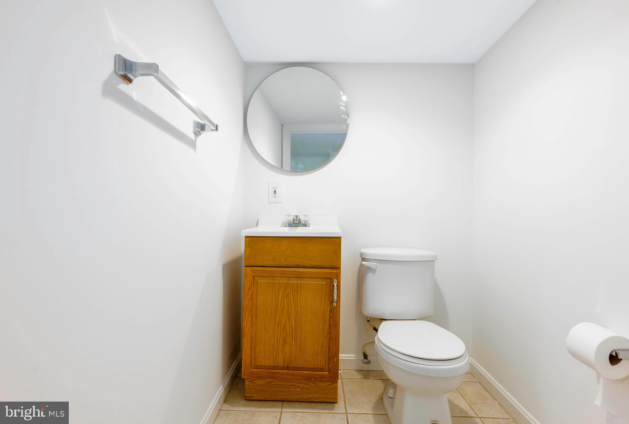 BELVEDERE SQUARE - Residential Lease