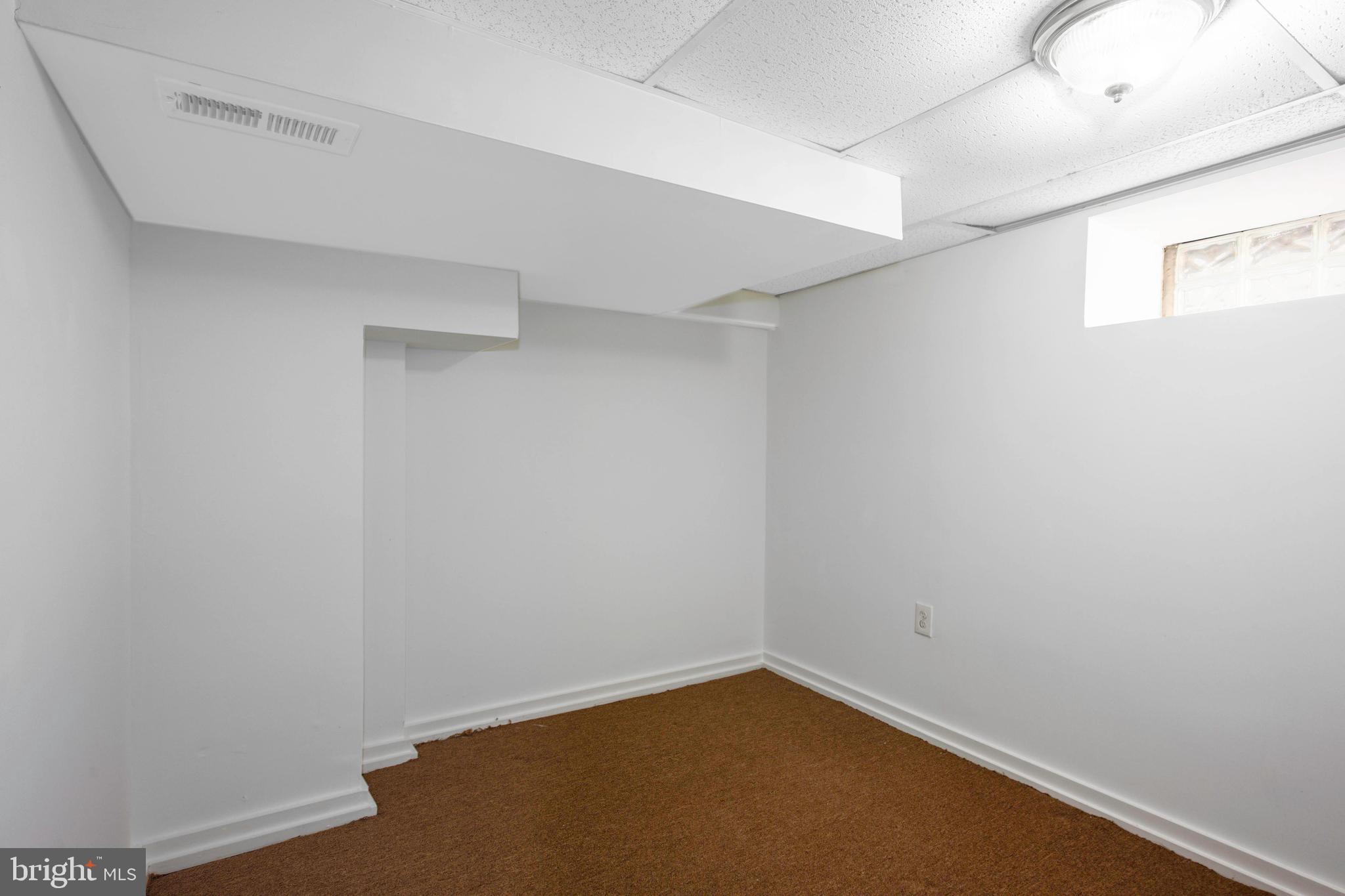 BELVEDERE SQUARE - Residential Lease