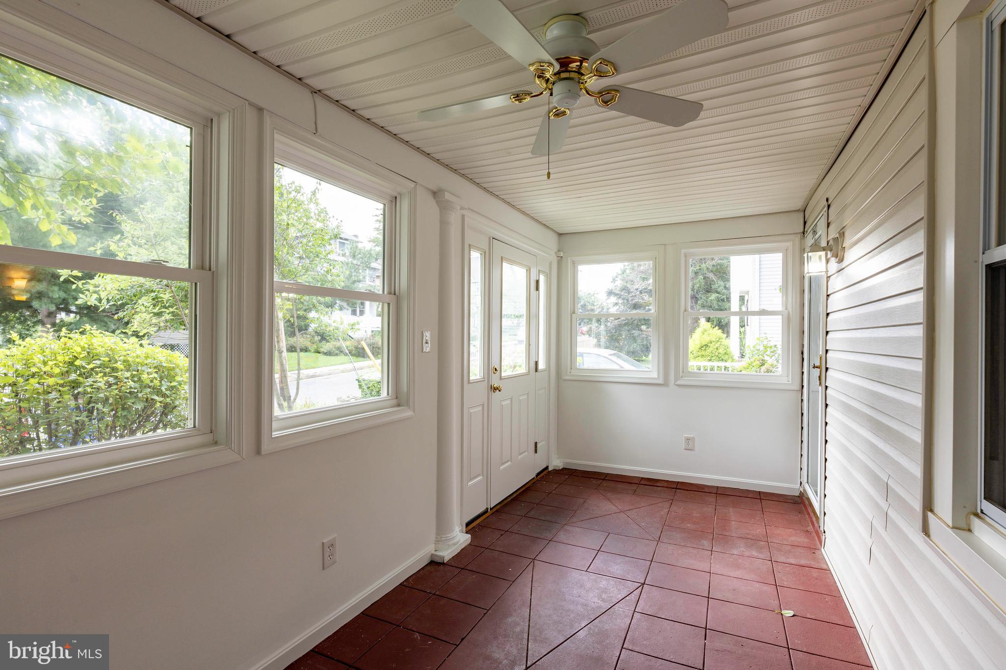 BELVEDERE SQUARE - Residential Lease