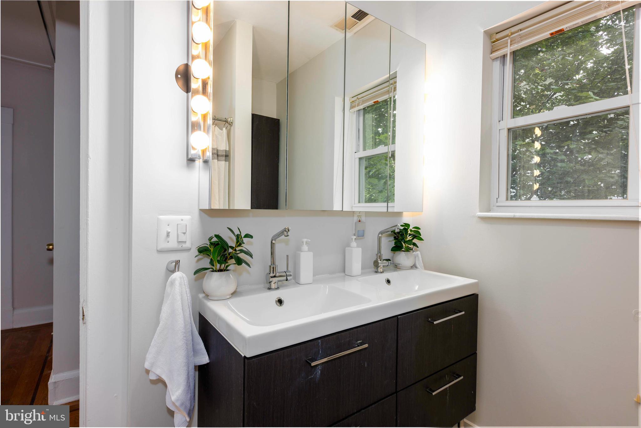 BELVEDERE SQUARE - Residential Lease