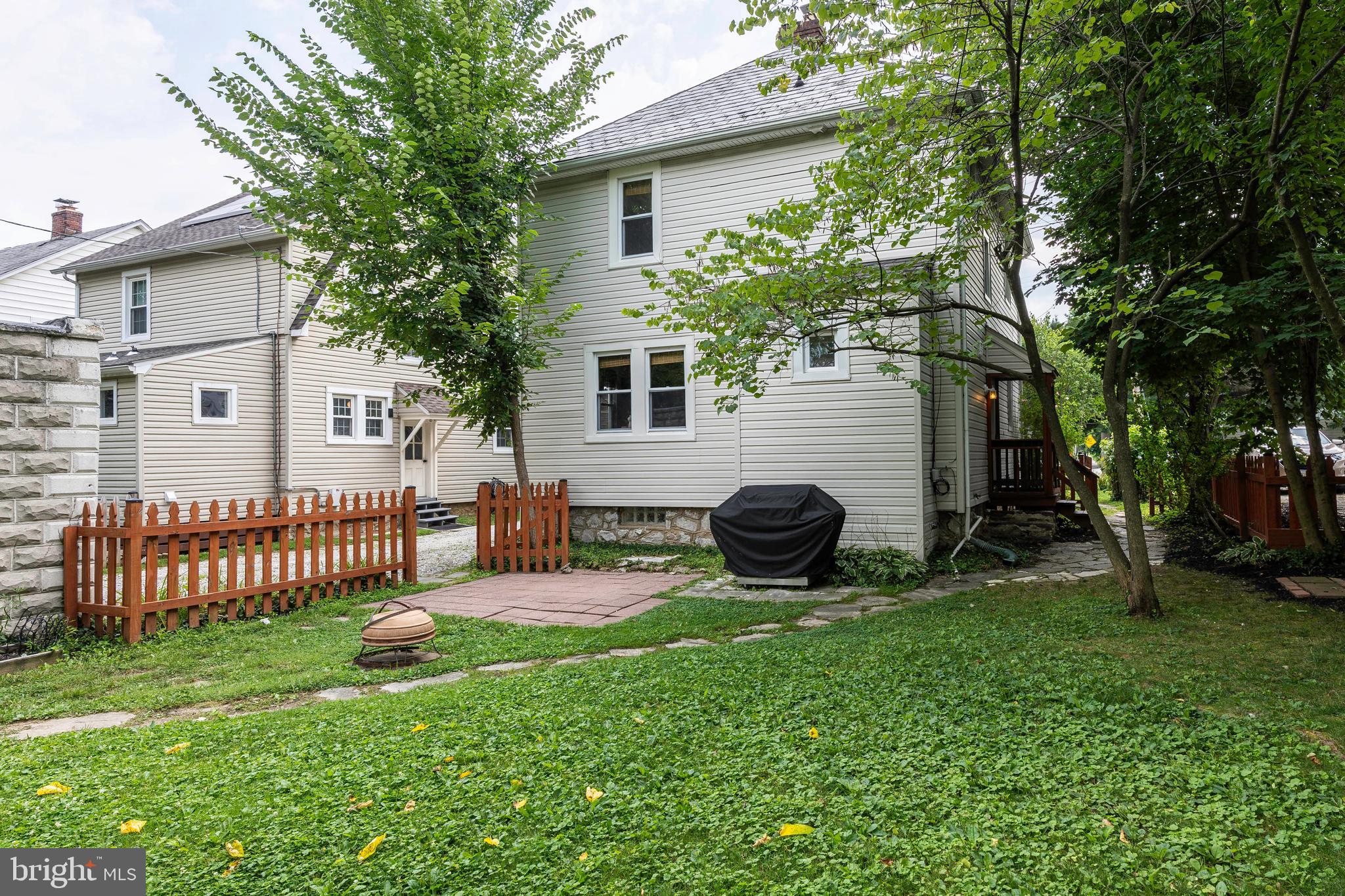 BELVEDERE SQUARE - Residential Lease