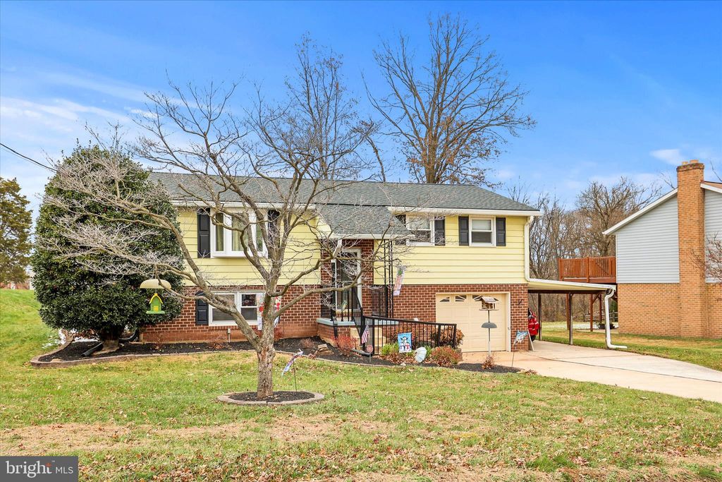 Photo of 2285 Sycamore Road, YORK, PA 17408 (MLS # PAYK2094574)