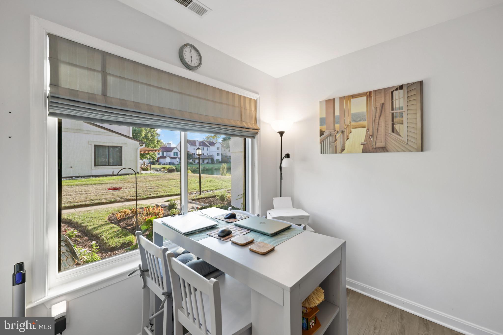 QUEENS LANDING - Residential