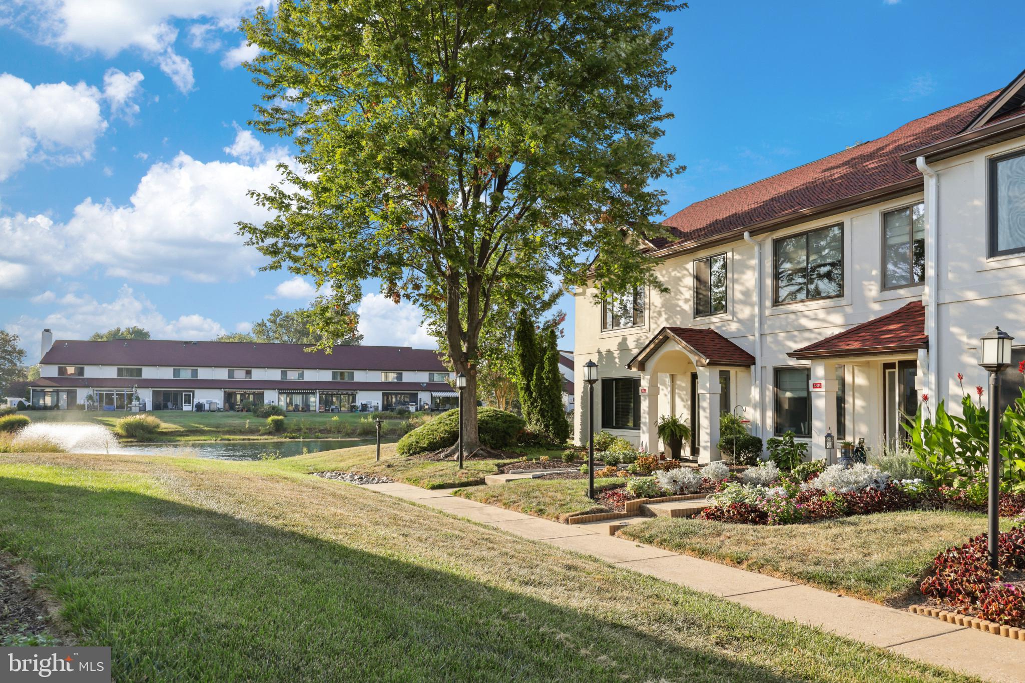 QUEENS LANDING - Residential