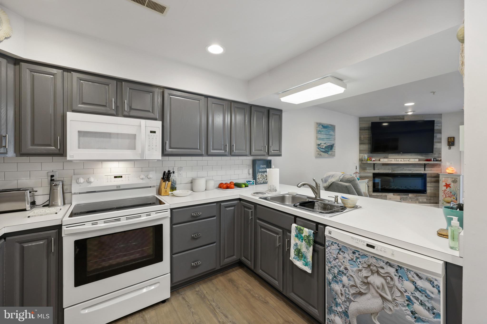 QUEENS LANDING - Residential