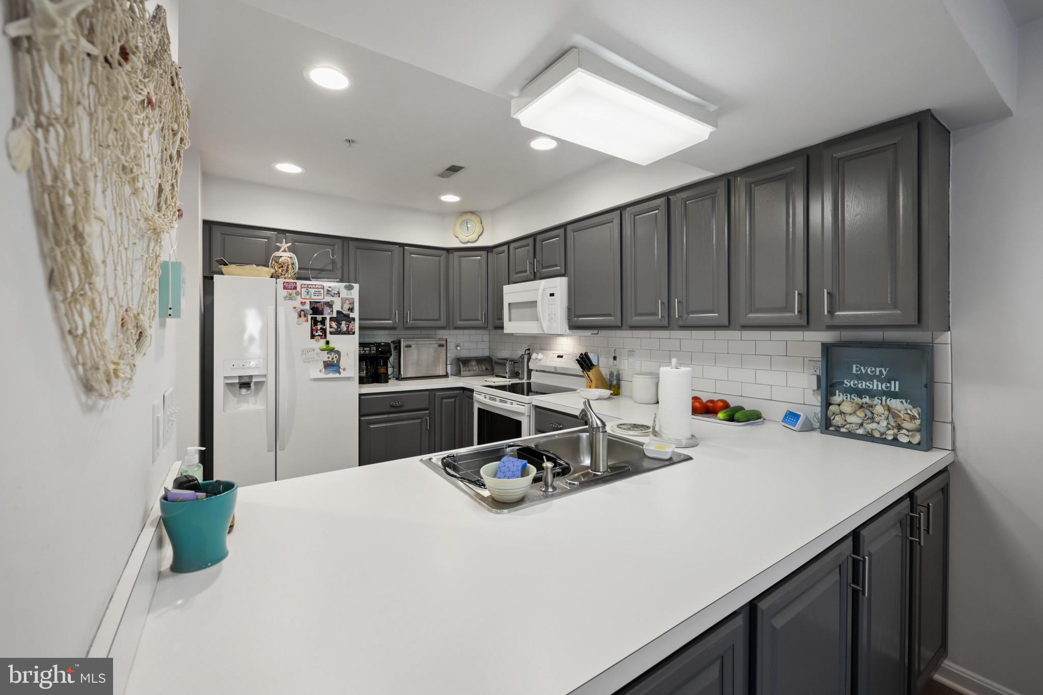 QUEENS LANDING - Residential