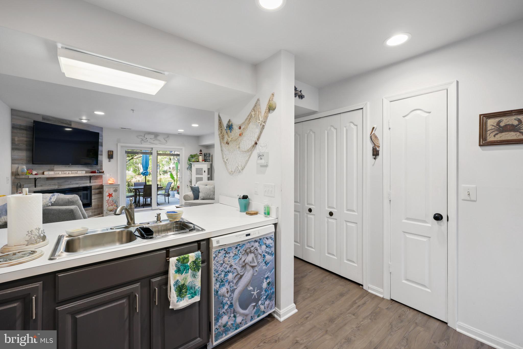 QUEENS LANDING - Residential