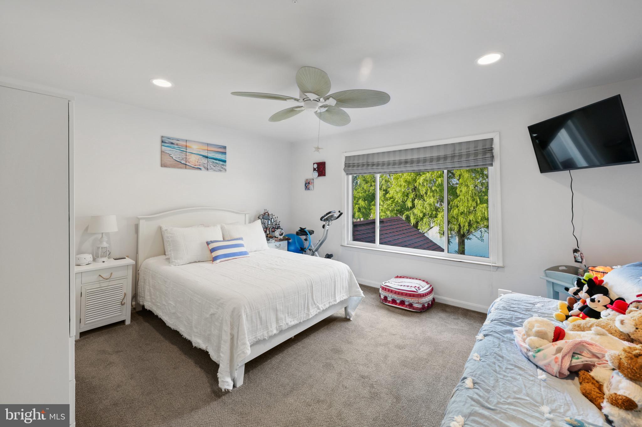 QUEENS LANDING - Residential